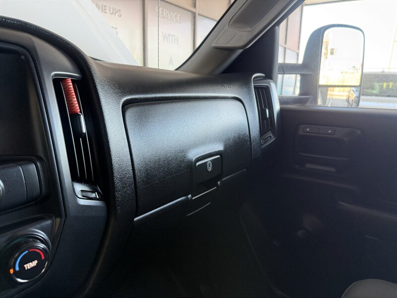2015 Chevrolet Silverado 3500HD CC Work Truck - Photo 29 - Arlington, TX 76011