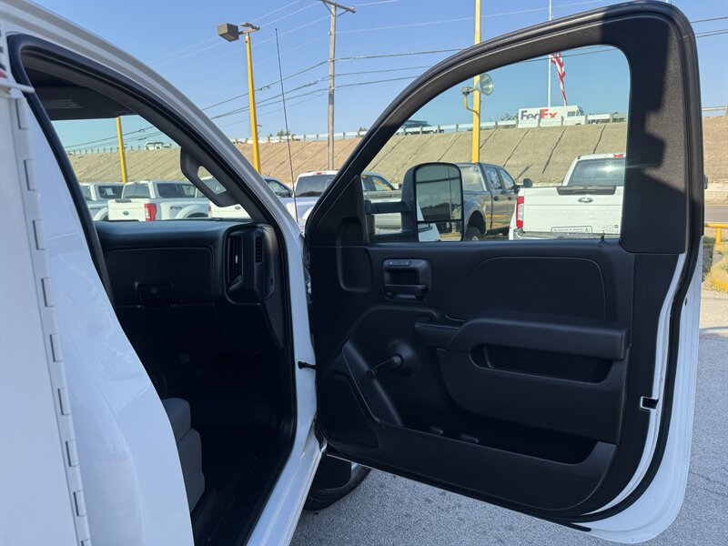 2015 Chevrolet Silverado 3500HD CC Work Truck - Photo 21 - Arlington, TX 76011