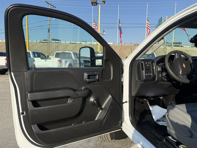 2015 Chevrolet Silverado 3500HD CC Work Truck - Photo 19 - Arlington, TX 76011