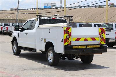 2017 Ford F-250 XL   - Photo 4 - Arlington, TX 76011