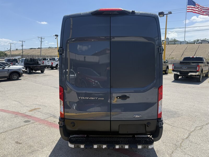 2021 Ford Transit 250 - Photo 6 - Arlington, TX 76011