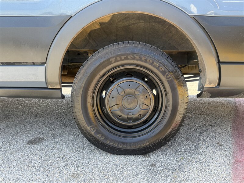 2021 Ford Transit 250 - Photo 11 - Arlington, TX 76011