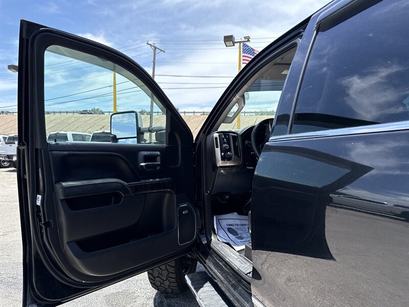 2015 GMC Sierra 2500 Denali - Photo 14 - Arlington, TX 76011
