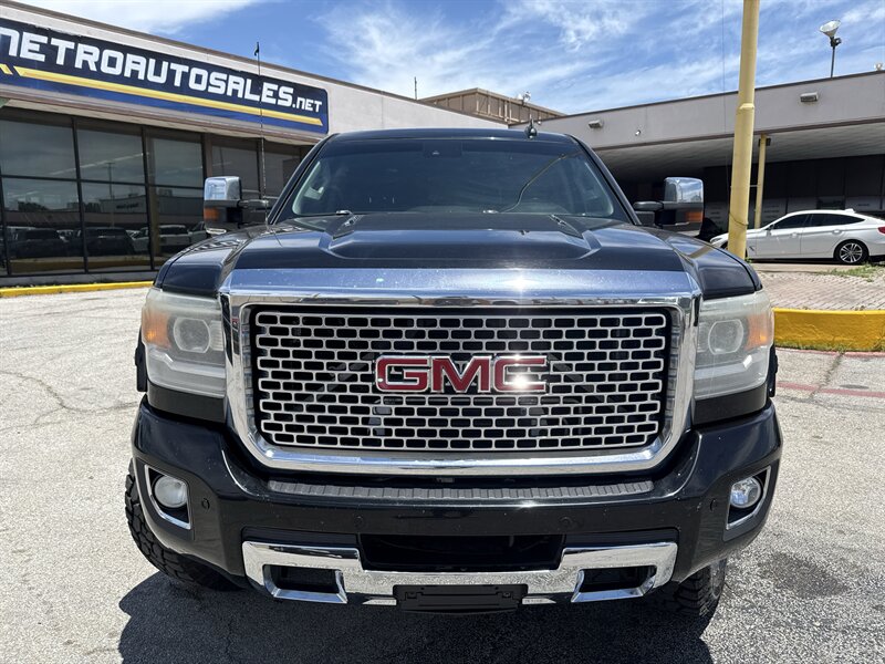 2015 GMC Sierra 2500 Denali - Photo 2 - Arlington, TX 76011