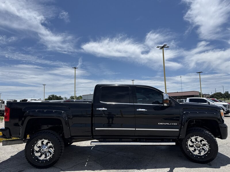 2015 GMC Sierra 2500 Denali - Photo 5 - Arlington, TX 76011