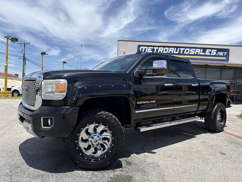2015 GMC Sierra 2500 Denali - Photo 10 - Arlington, TX 76011