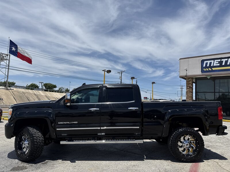 2015 GMC Sierra 2500 Denali - Photo 9 - Arlington, TX 76011