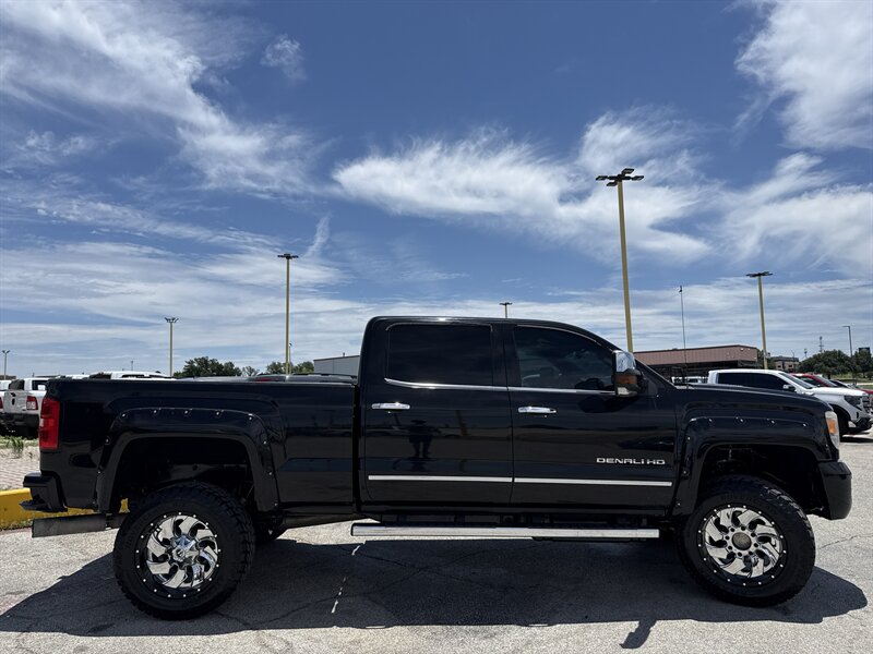 2015 GMC Sierra 2500 Denali - Photo 4 - Arlington, TX 76011