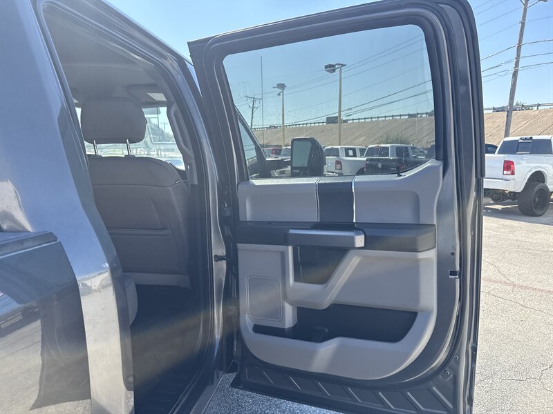 2019 Ford F-250 XLT - Photo 19 - Arlington, TX 76011