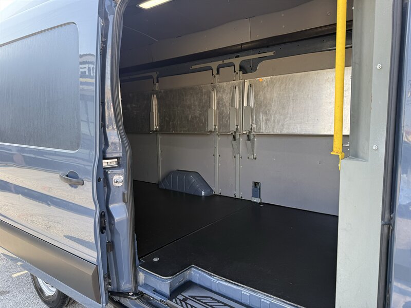 2020 Ford Transit 250 - Photo 16 - Arlington, TX 76011