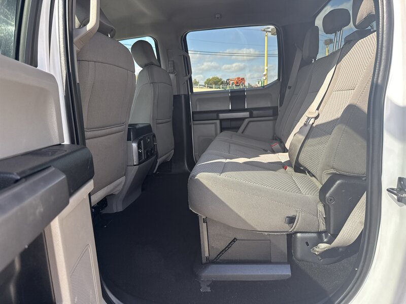 2019 Ford F-250 XLT - Photo 17 - Arlington, TX 76011