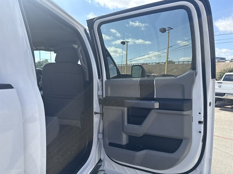 2019 Ford F-250 XLT - Photo 20 - Arlington, TX 76011