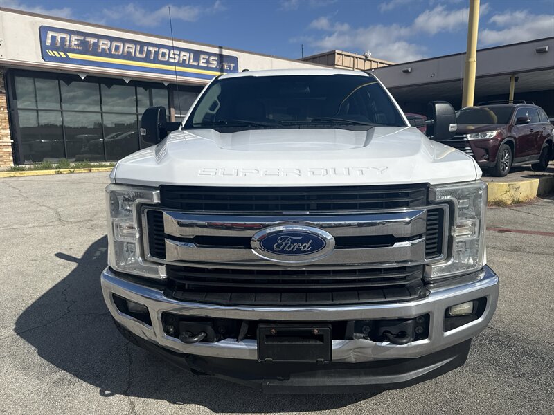 2019 Ford F-250 XLT - Photo 2 - Arlington, TX 76011