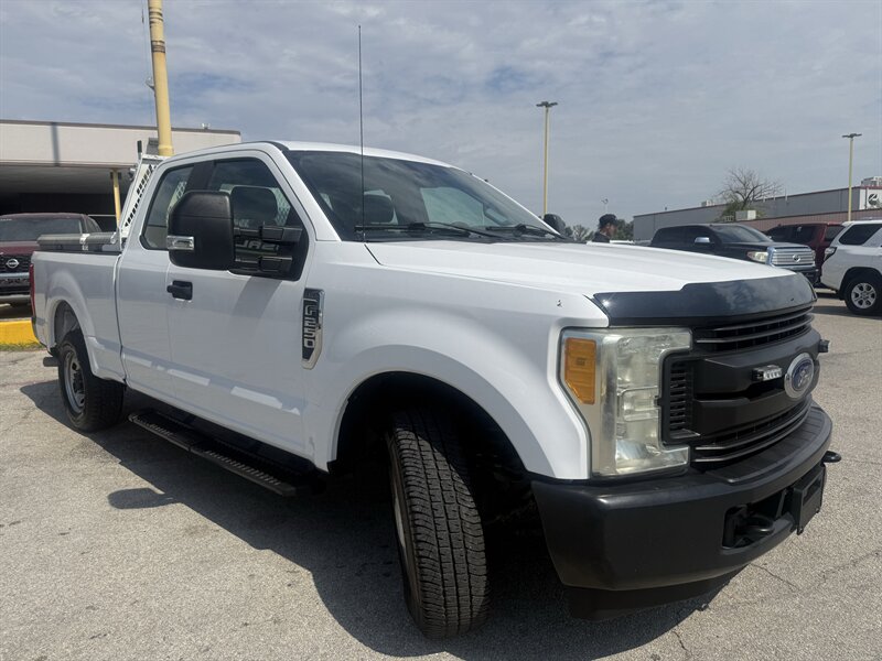 2017 Ford F-250 Super Duty XL - Photo 3 - Arlington, TX 76011