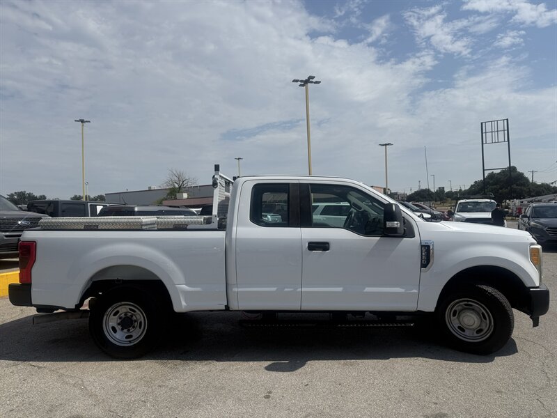 2017 Ford F-250 Super Duty XL - Photo 4 - Arlington, TX 76011