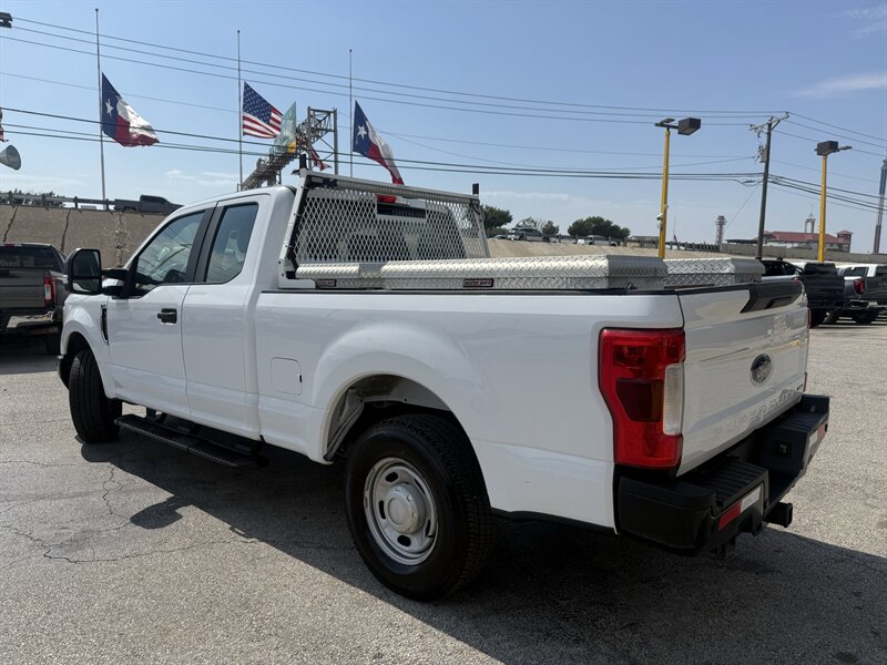 2017 Ford F-250 Super Duty XL - Photo 7 - Arlington, TX 76011