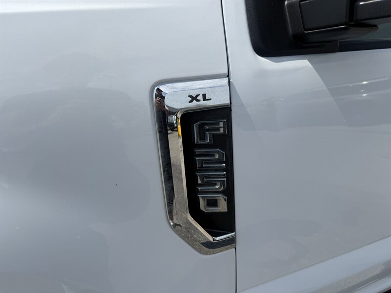 2017 Ford F-250 Super Duty XL - Photo 11 - Arlington, TX 76011