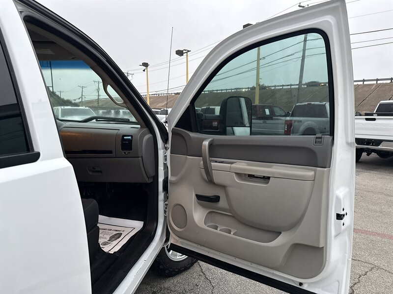 2013 Chevrolet Silverado 2500 Work Truck - Photo 18 - Arlington, TX 76011