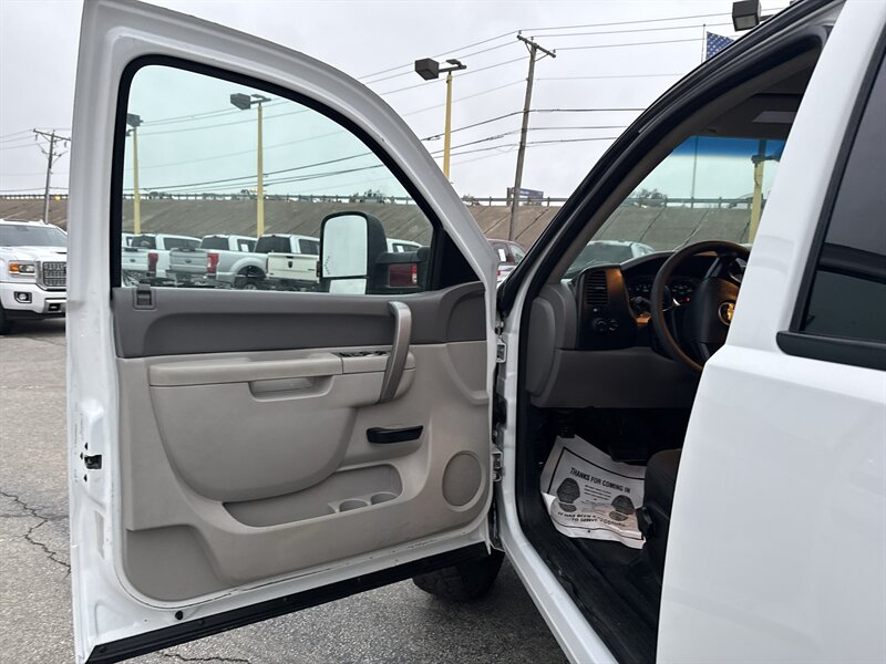 2013 Chevrolet Silverado 2500 Work Truck - Photo 14 - Arlington, TX 76011