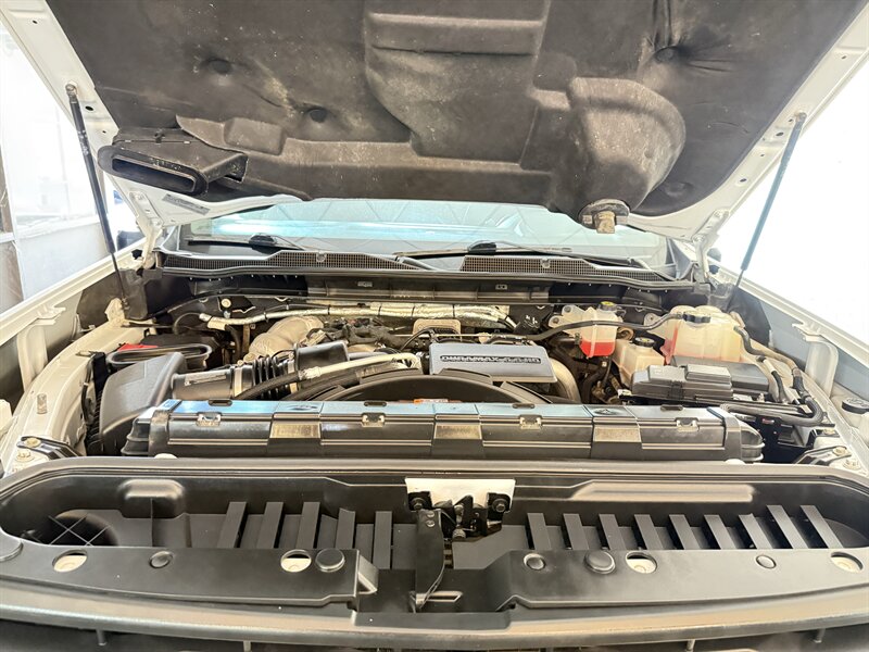 2024 Chevrolet Silverado 3500HD CC LT - Photo 31 - Arlington, TX 76011