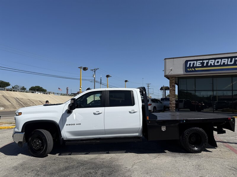 2024 Chevrolet Silverado 3500HD CC LT - Photo 8 - Arlington, TX 76011