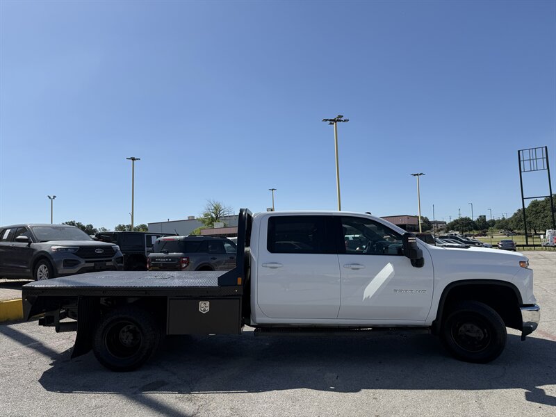 2024 Chevrolet Silverado 3500HD CC LT - Photo 4 - Arlington, TX 76011