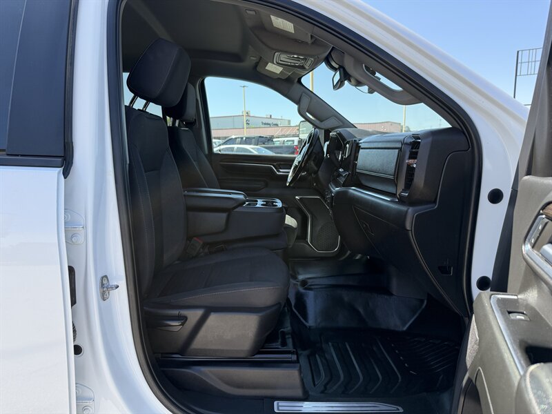 2024 Chevrolet Silverado 3500HD CC LT - Photo 18 - Arlington, TX 76011