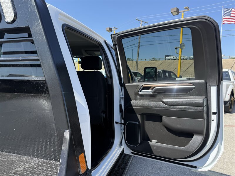 2024 Chevrolet Silverado 3500HD CC LT - Photo 19 - Arlington, TX 76011