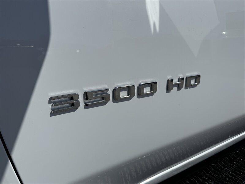 2024 Chevrolet Silverado 3500HD CC LT - Photo 12 - Arlington, TX 76011