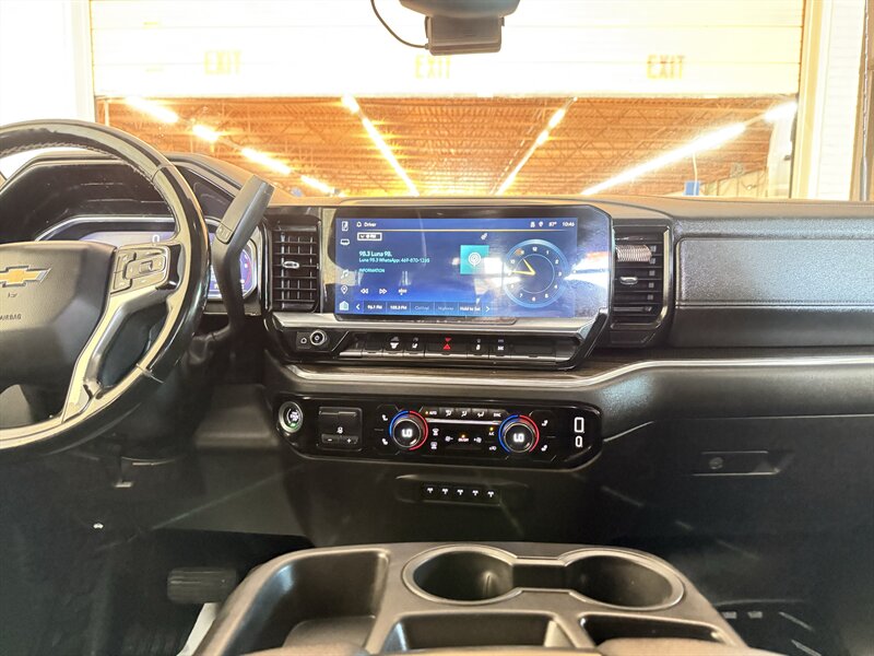2024 Chevrolet Silverado 3500HD CC LT - Photo 26 - Arlington, TX 76011