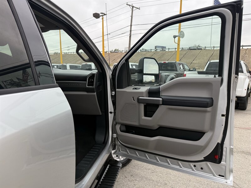 2018 Ford F-250 Super Duty XL - Photo 16 - Arlington, TX 76011
