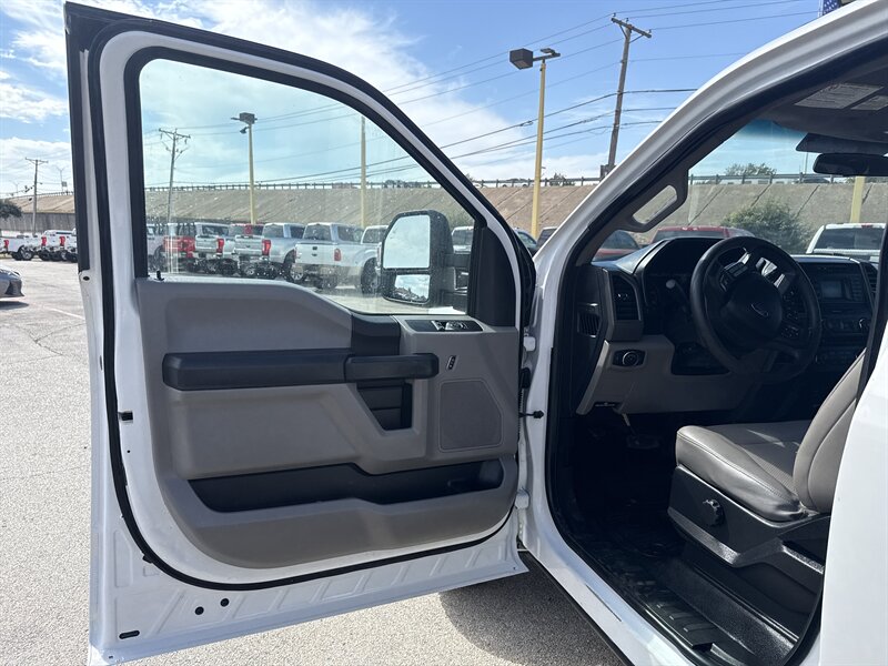 2018 Ford F-350 XL - Photo 13 - Arlington, TX 76011