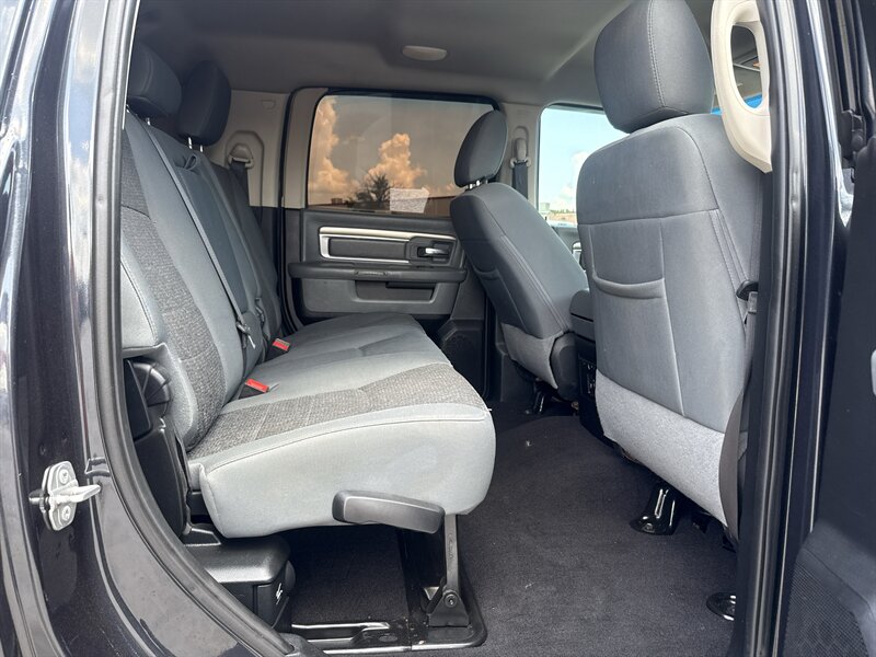 2018 RAM 3500 SLT - Photo 20 - Arlington, TX 76011
