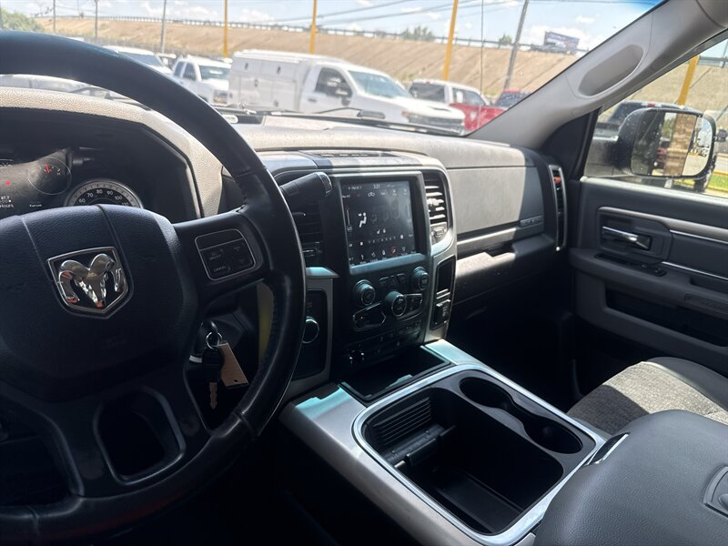 2018 RAM 3500 SLT - Photo 27 - Arlington, TX 76011