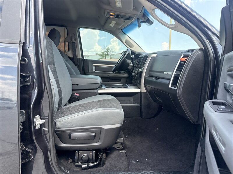 2018 RAM 3500 SLT - Photo 18 - Arlington, TX 76011