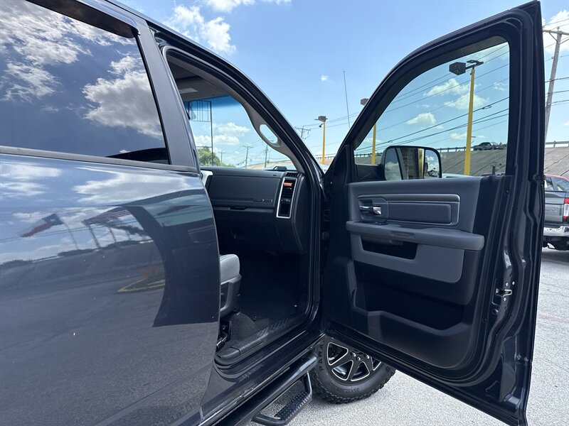 2018 RAM 3500 SLT - Photo 17 - Arlington, TX 76011