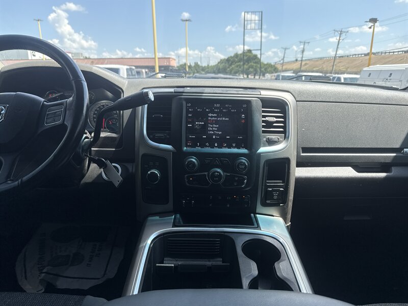 2018 RAM 3500 SLT - Photo 25 - Arlington, TX 76011
