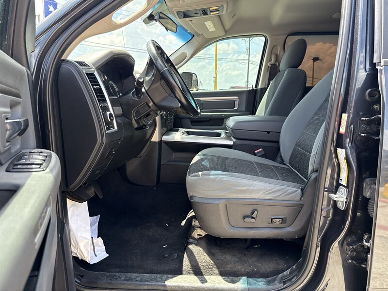 2018 RAM 3500 SLT - Photo 14 - Arlington, TX 76011