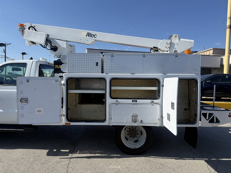 2012 Ford F-450 Super Duty XL - Photo 16 - Arlington, TX 76011