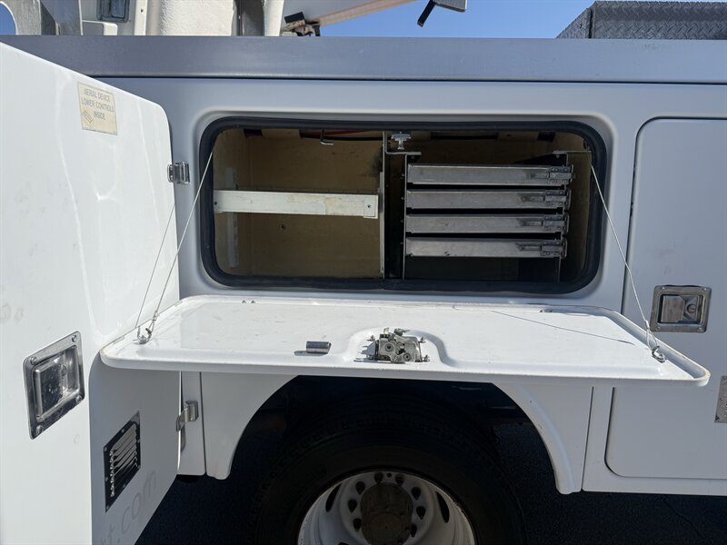 2012 Ford F-450 Super Duty XL - Photo 17 - Arlington, TX 76011