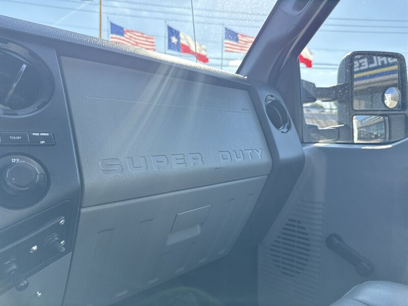 2012 Ford F-450 Super Duty XL - Photo 26 - Arlington, TX 76011