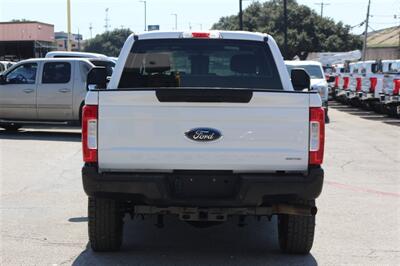 2017 Ford F-250 XL   - Photo 8 - Arlington, TX 76011