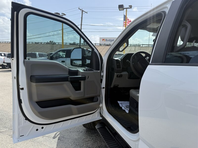2022 Ford F-250 Super Duty XL - Photo 19 - Arlington, TX 76011