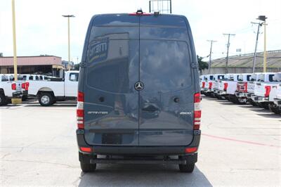 2018 Mercedes-Benz Sprinter Worker 2500   - Photo 8 - Arlington, TX 76011