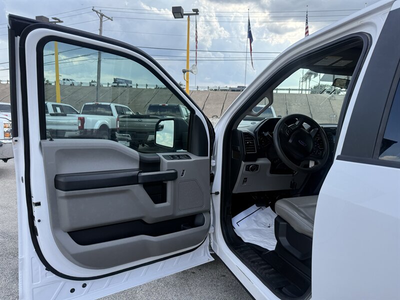 2018 Ford F-150 XL - Photo 13 - Arlington, TX 76011