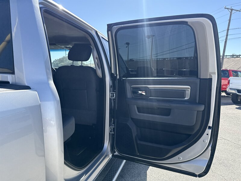 2017 RAM 2500 Big Horn - Photo 16 - Arlington, TX 76011