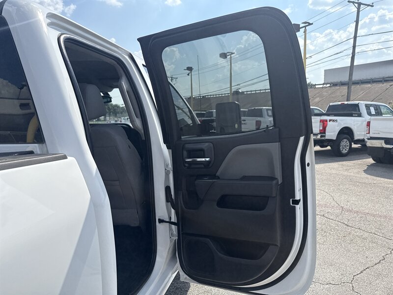 2017 Chevrolet Silverado 2500 Work Truck   - Photo 17 - Arlington, TX 76011