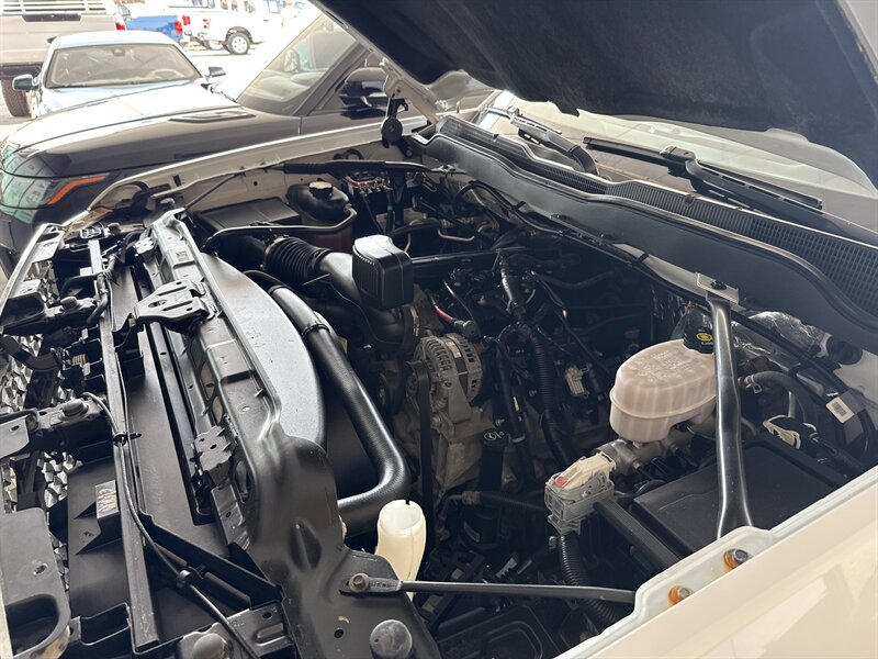 2017 Chevrolet Silverado 2500 Work Truck   - Photo 28 - Arlington, TX 76011