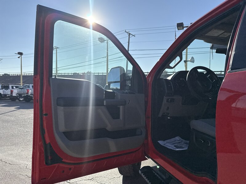 2019 Ford F-250 XLT - Photo 12 - Arlington, TX 76011