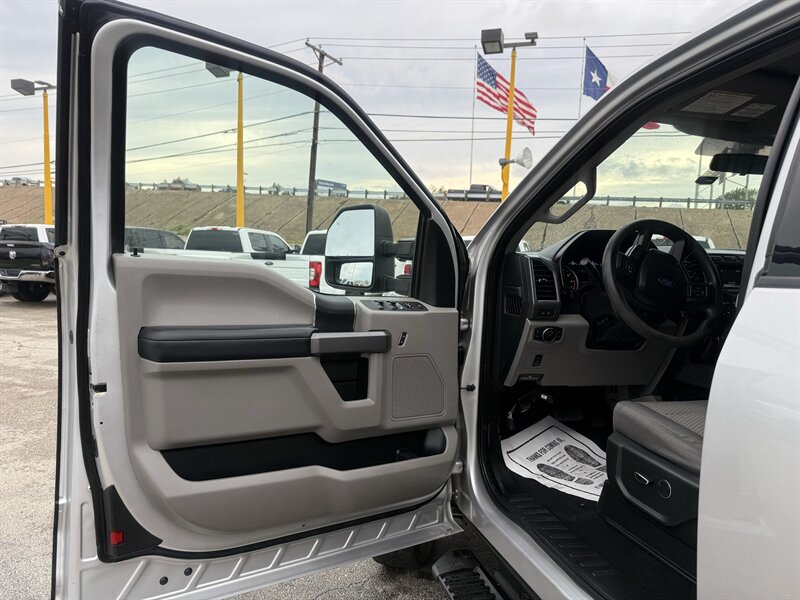 2019 Ford F-250 Super Duty XLT - Photo 13 - Arlington, TX 76011